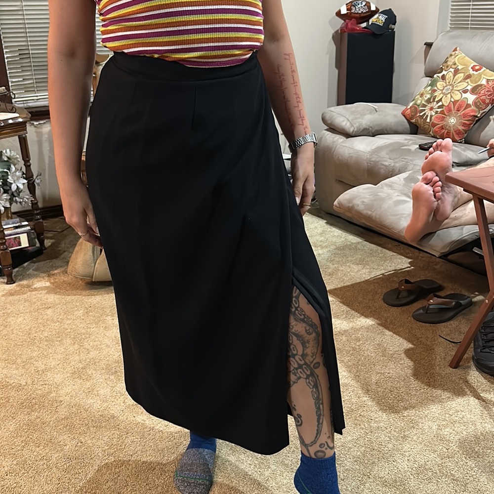 Black long straight wrap-around skirt - Picture 4 of 5